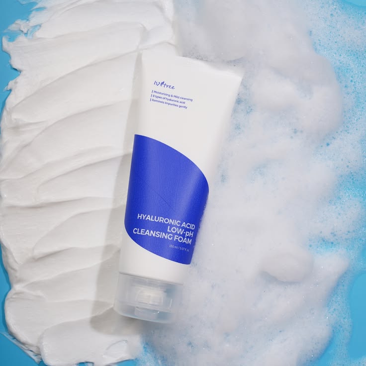 Isntree Hyaluronic Acid Low-pH Cleansing Foam 150ml