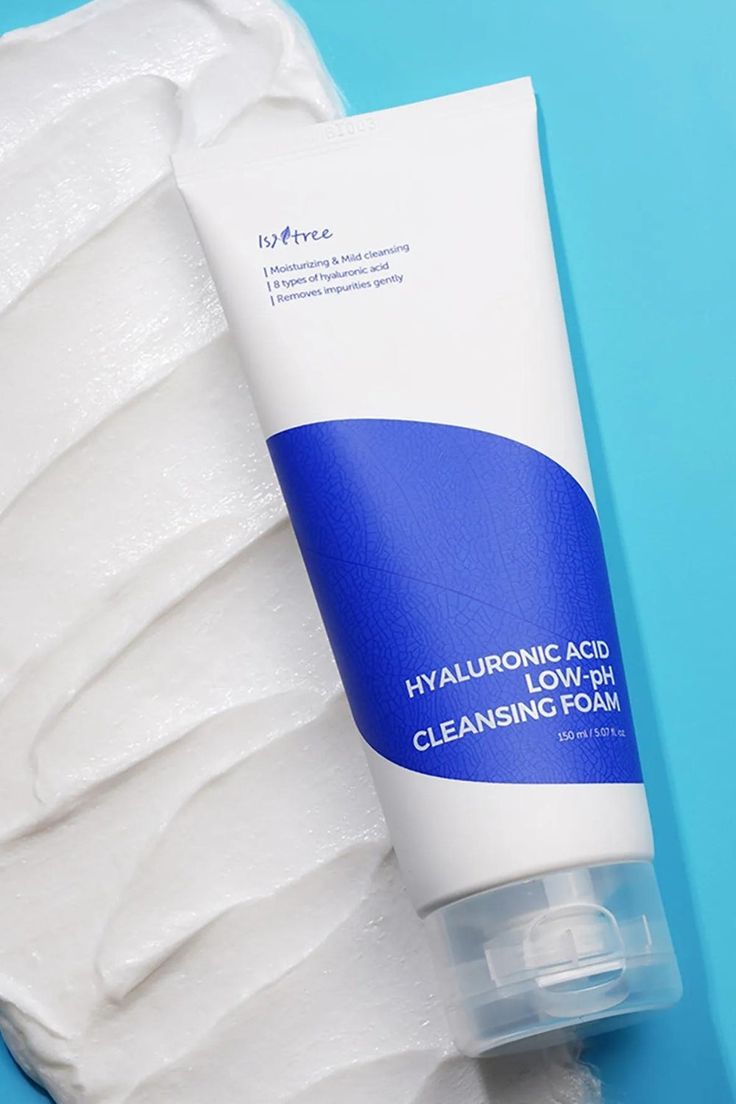 Isntree Hyaluronic Acid Low-pH Cleansing Foam 150ml