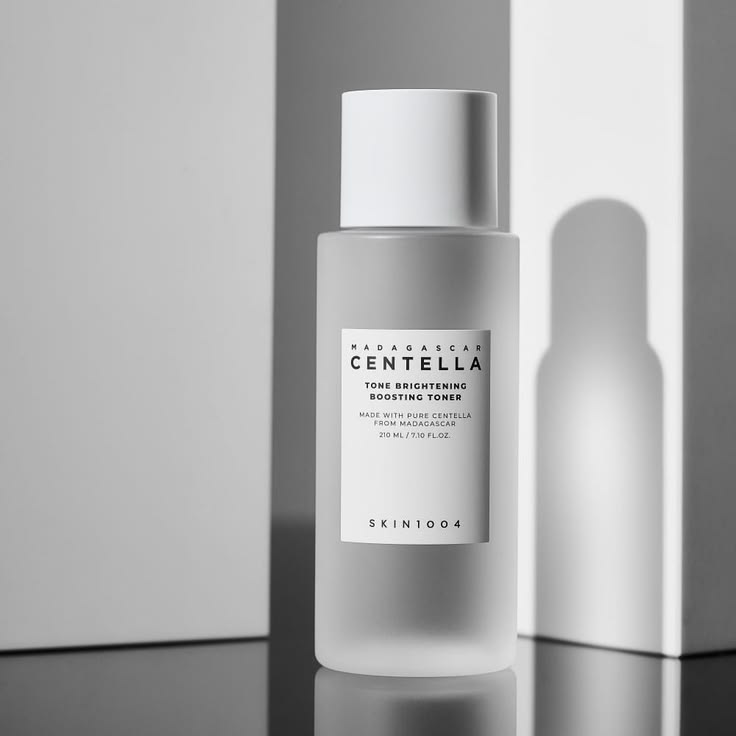 SKIN1004 Madagascar Centella Tone Brightening Boosting Toner 210ml