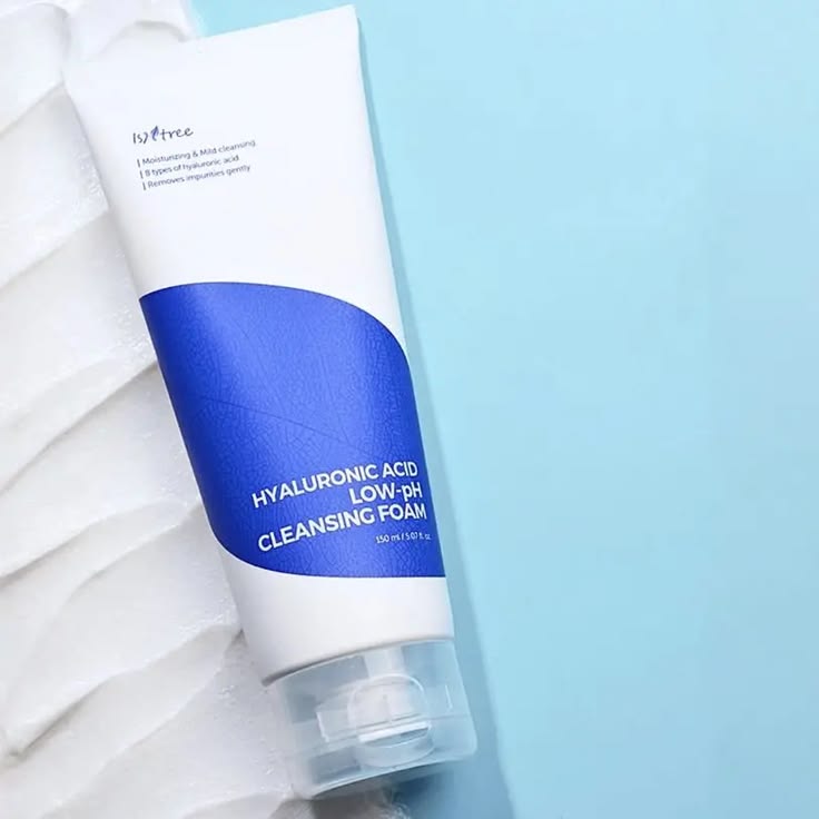 Isntree Hyaluronic Acid Low-pH Cleansing Foam 150ml